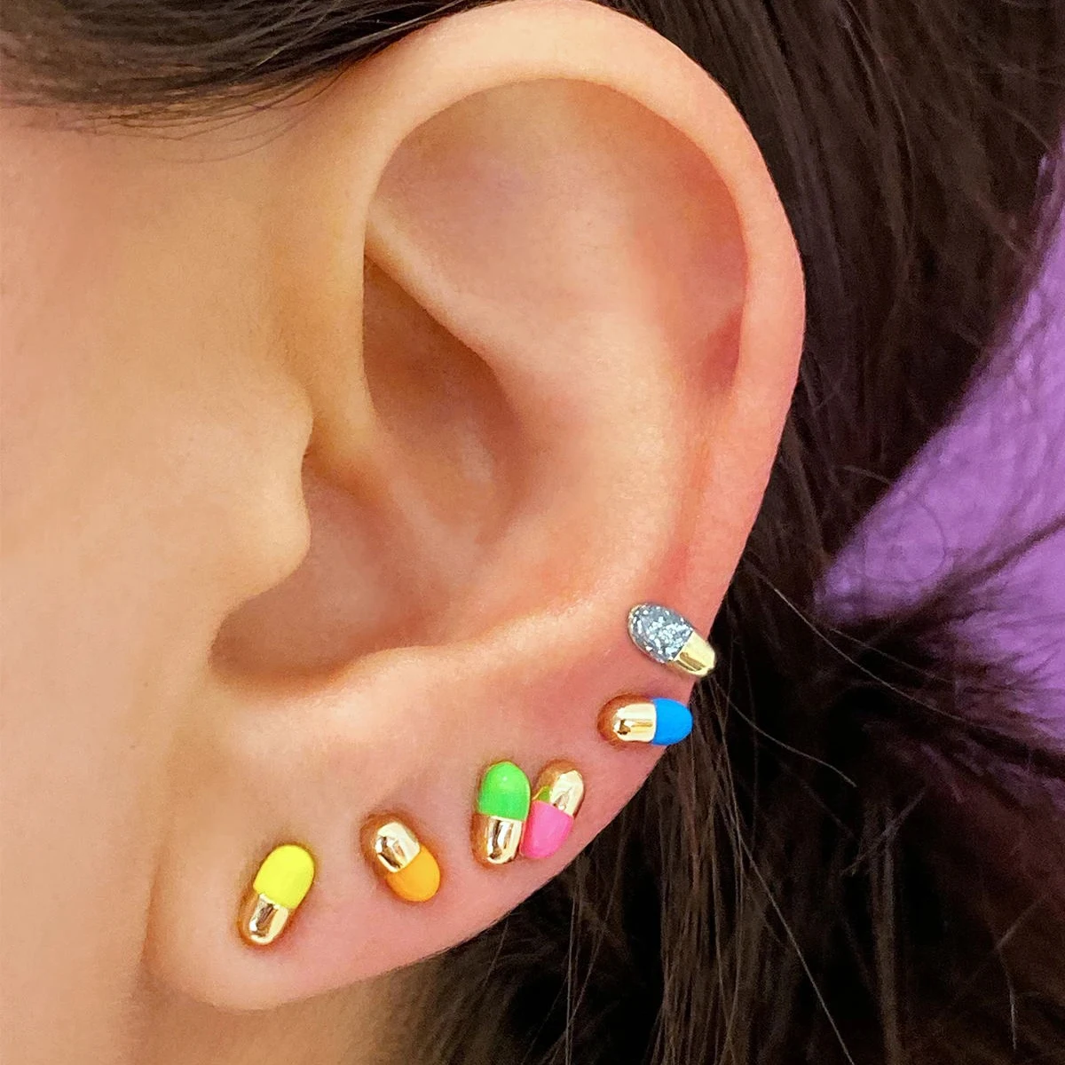 Gold Color Neon Enamel 2021 New Candy Colorful Girl Women Jewelry Unique Design Pill Stud Earring
Gold Color Neon Enamel 2021 New Candy Colorful Girl Women Jewelry Unique Design Pill Stud Earring