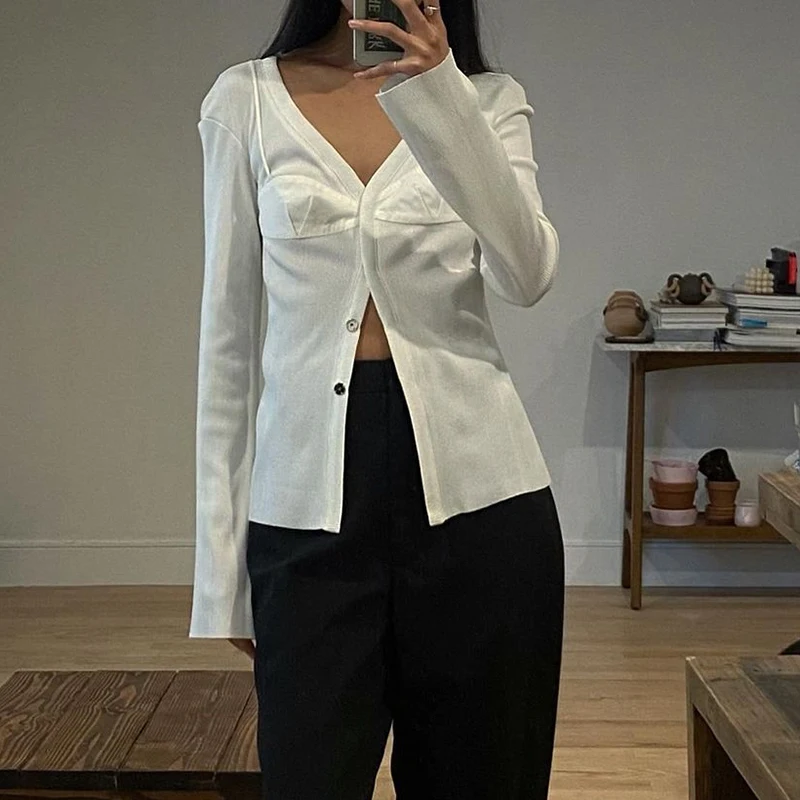 2021 Autumn Solid Casual Fashion Tshirts Korean Joggers V-neck Aesthetic 90s Outfits Autumn Cute White Shirts
2021 Autumn Solid Casual Fashion Tshirts Korean Joggers V-neck Aesthetic 90s Outfits Autumn Cute White Shirts