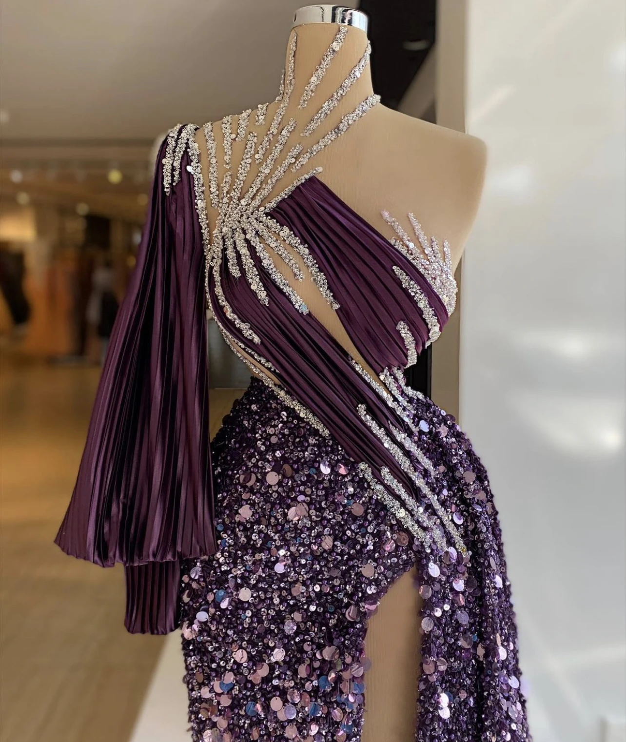 YILIBER Evening dresses purple mermaid high split gowns 2021 beaded one shoulder sexy for women party la
YILIBER Evening dresses purple mermaid high split gowns 2021 beaded one shoulder sexy for women party la