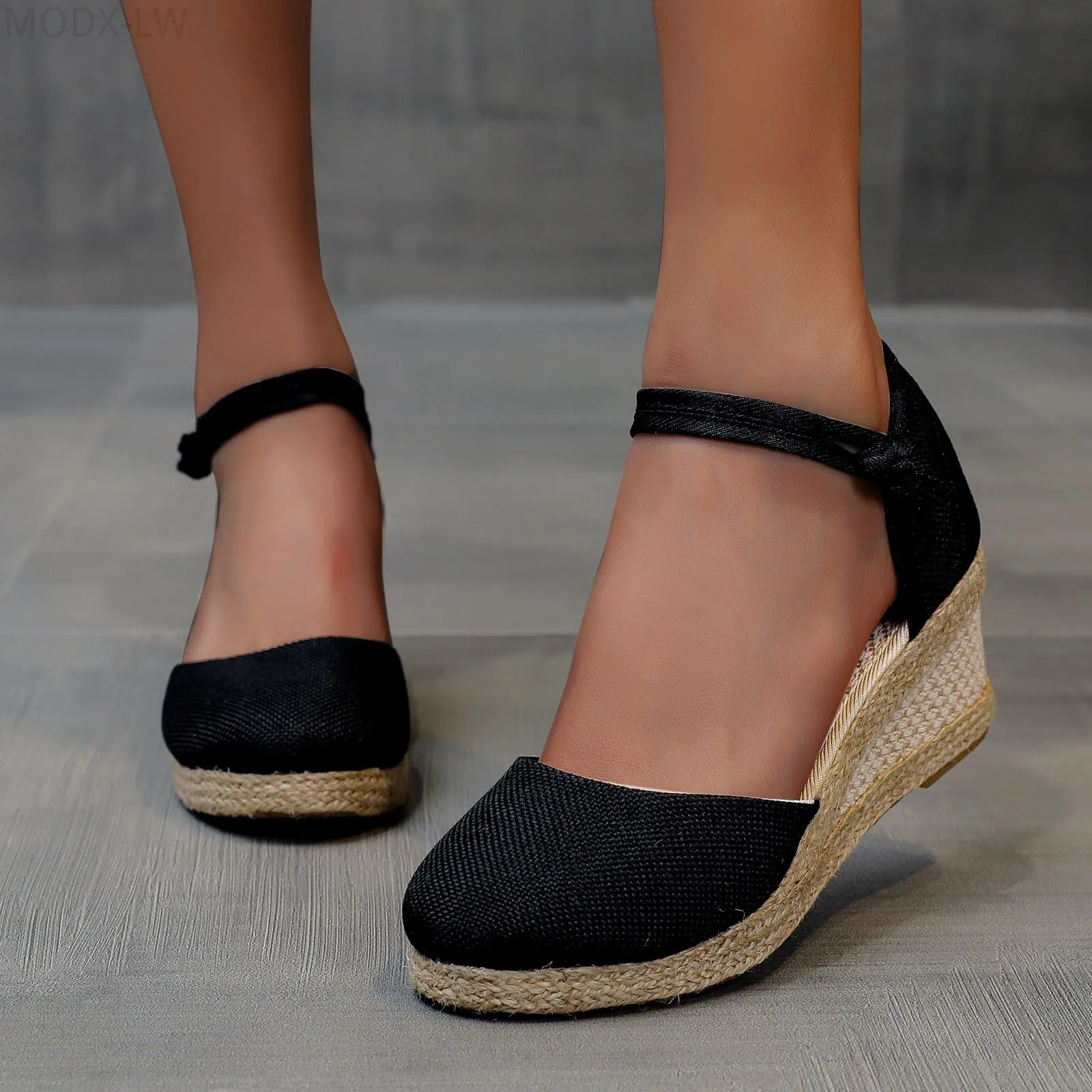 Fashion hot-selling women's sandals, comfortable and breathable, put on outdoor casual linen woven buckle, wedge heels
Fashion hot-selling women's sandals, comfortable and breathable, put on outdoor casual linen woven buckle, wedge heels