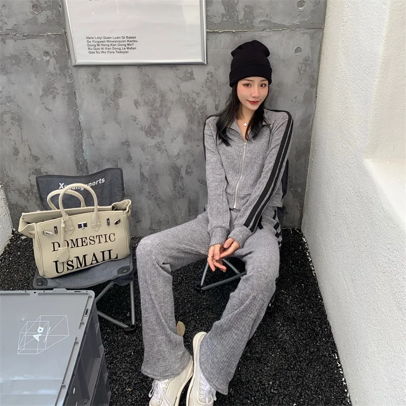 JMPRS Pure Cotton Loose Women Sweatshirt 2 Piece Set Spring Casual Zipper Crop Top High Waist Striped Knit Wide Leg Sweatpants
JMPRS Pure Cotton Loose Women Sweatshirt 2 Piece Set Spring Casual Zipper Crop Top High Waist Striped Knit Wide Leg Sweatpants