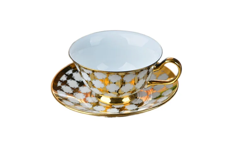 Golden Luxury Modern Coffee Mug Gold-plated Silver Home Coffee Cup and Saucer Gift Spot Geometry Creative Cups Home Decoration
Golden Luxury Modern Coffee Mug Gold-plated Silver Home Coffee Cup and Saucer Gift Spot Geometry Creative Cups Home Decoration