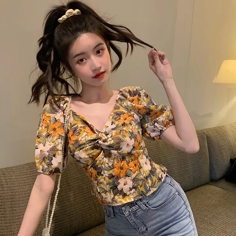 Women Blouse Floral v-Neck Blouses Puff Sleeve Short Cocktail Chiffon Shirt Top One Size Vetements Femmes
Women Blouse Floral v-Neck Blouses Puff Sleeve Short Cocktail Chiffon Shirt Top One Size Vetements Femmes