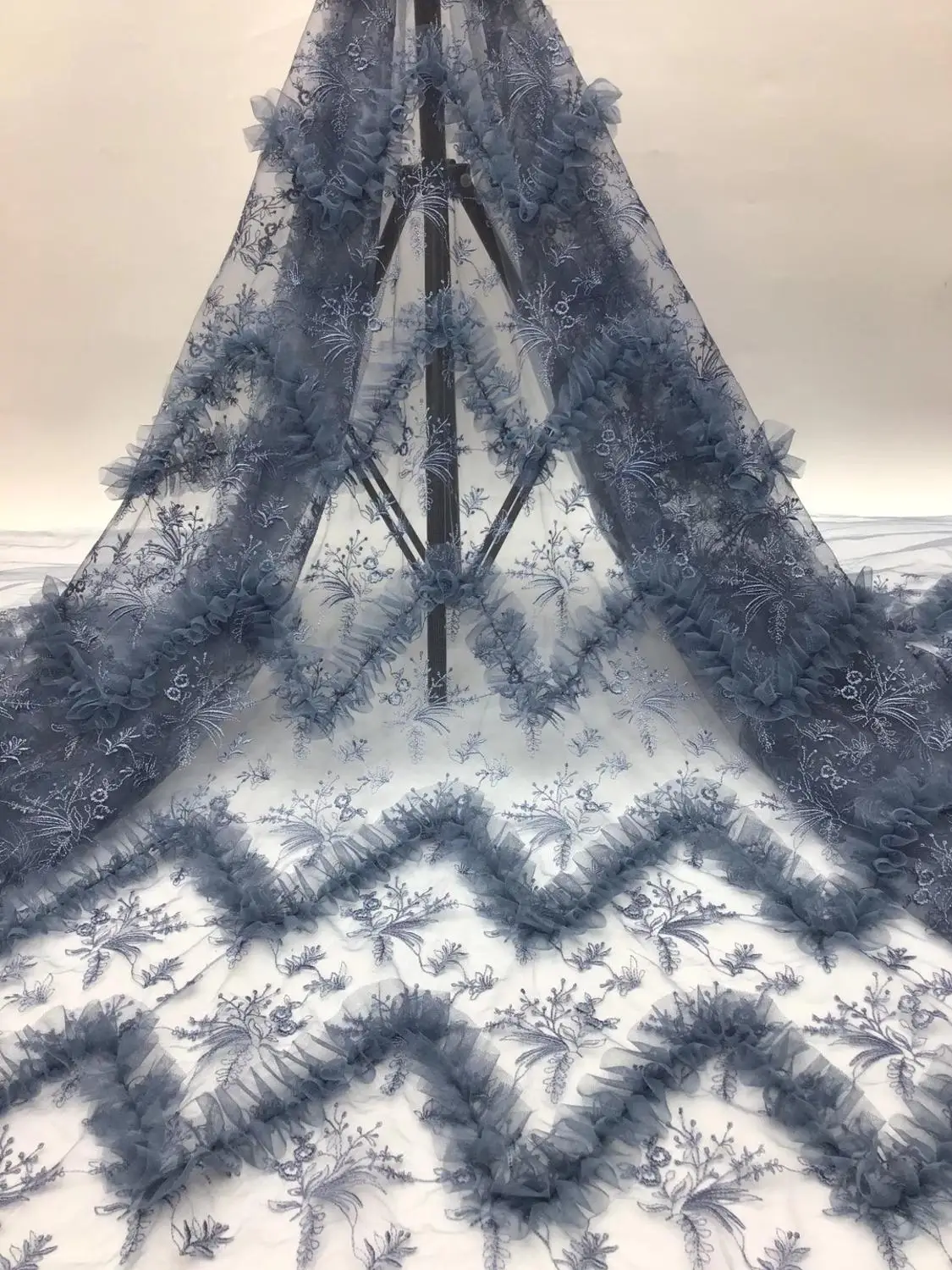 High Quality purple Nigerian Tulle Lace Fabrics Mesh African Lace Fabric Bride French Net Lace Fabric FZ916
High Quality purple Nigerian Tulle Lace Fabrics Mesh African Lace Fabric Bride French Net Lace Fabric FZ916