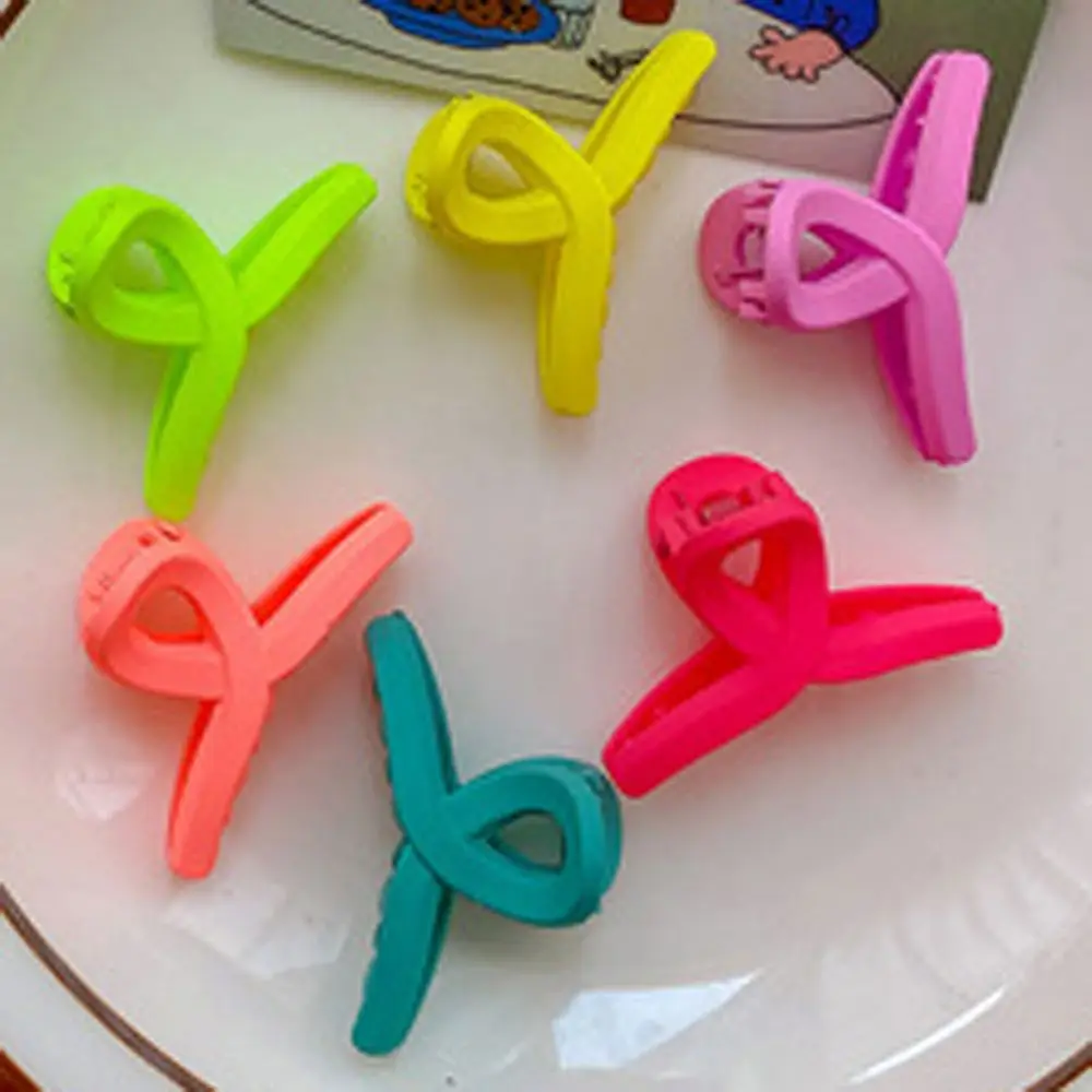 1 Pcs Korean Simple Cute Baby Girls Fluorescent color Hair Clips Children Hair Claw Candy Claw Headwear
1 Pcs Korean Simple Cute Baby Girls Fluorescent color Hair Clips Children Hair Claw Candy Claw Headwear