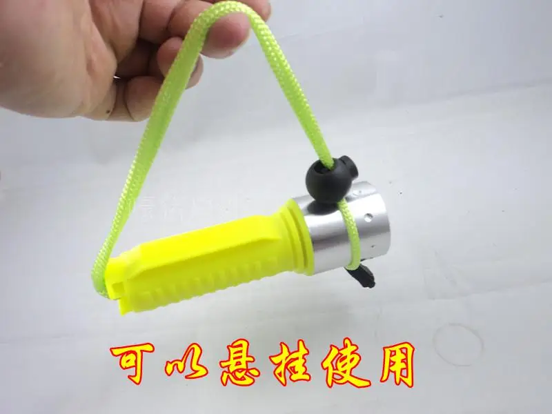 Xml-T6 diving Torchlight flashlight 80 meters ultra-strong waterproof with binding
Xml-T6 diving Torchlight flashlight 80 meters ultra-strong waterproof with binding