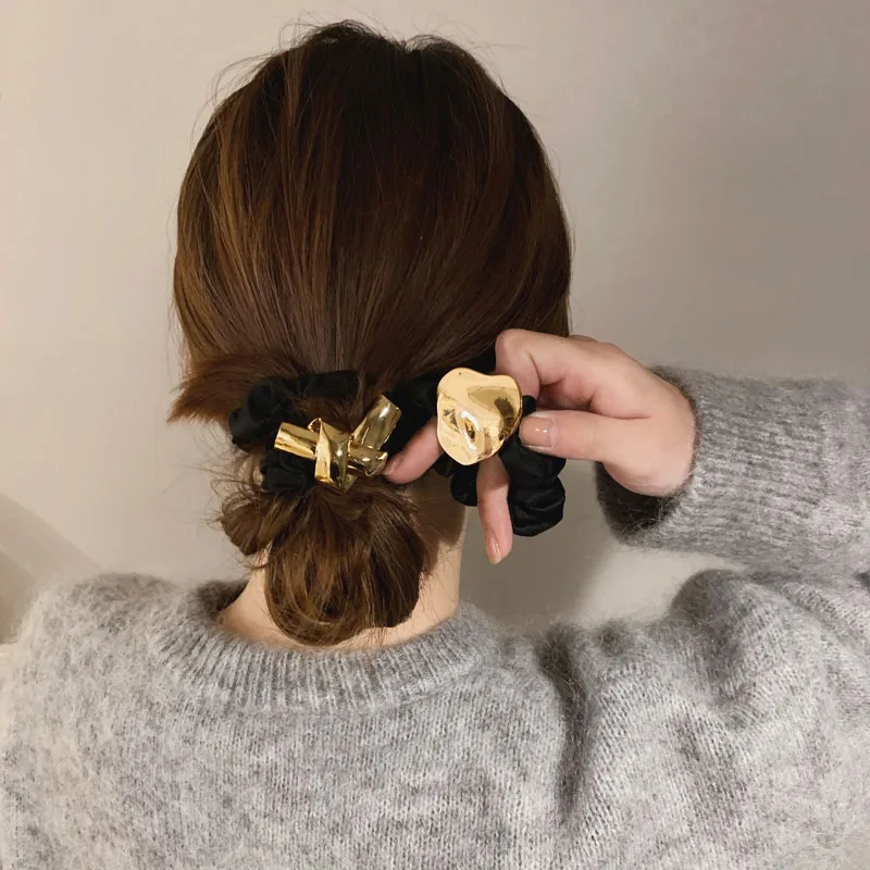 2021 The New Irregular Metal Head Rope Female Net Red Ins Headdress Hair Ring Simple Tie Hair Rope Coil Hair Rubber Band
2021 The New Irregular Metal Head Rope Female Net Red Ins Headdress Hair Ring Simple Tie Hair Rope Coil Hair Rubber Band