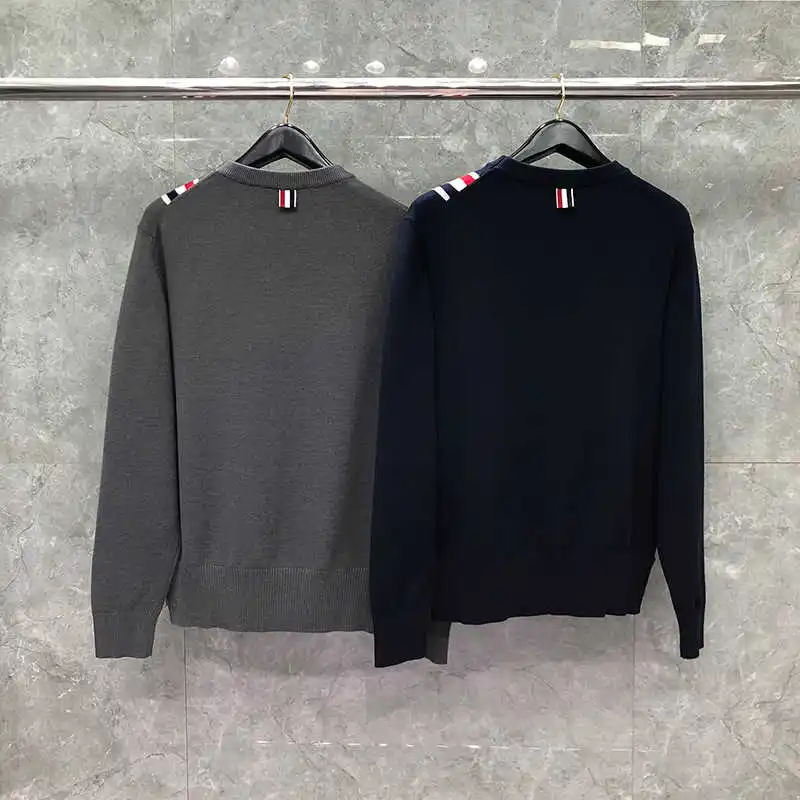 2021 модные брендовые свитера для мужчин и женщин, облегающие пуловеры с круглым вырезом, одежда в полоску, шерсть, хлопок, однотонное зимнее п...
2021 модные брендовые свитера для мужчин и женщин, облегающие пуловеры с круглым вырезом, одежда в полоску, шерсть, хлопок, однотонное зимнее п...