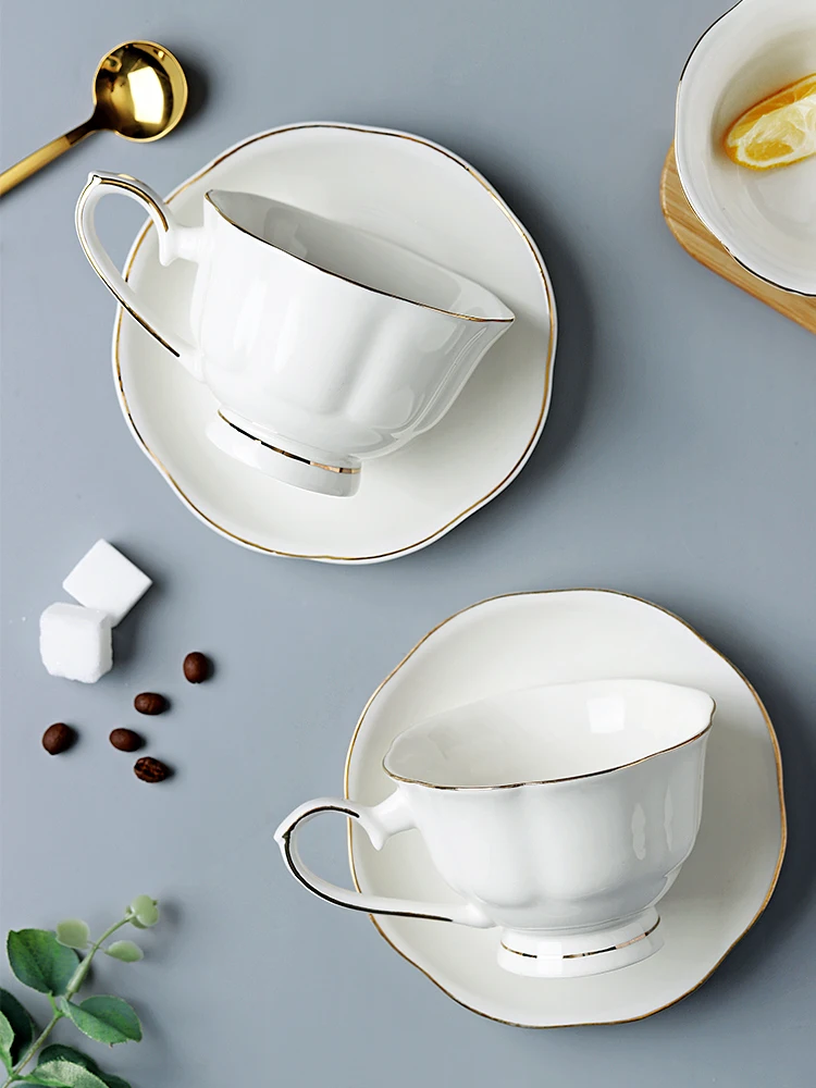 

Vintage White Ceramic Coffee Cup Saucers Set Drinkware Afternoon Tea Porcelain Mocha Mugs Cups Trays Tasse Cafe High Tea EE50BD