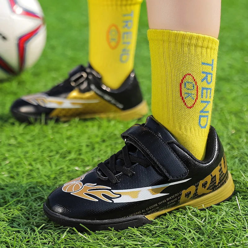 Boys Football Shoes Kids Sneakers Soft Wear Resistant Sport Fashion Trend Velcro Children Soccer Footwear Size 29-39
Boys Football Shoes Kids Sneakers Soft Wear Resistant Sport Fashion Trend Velcro Children Soccer Footwear Size 29-39