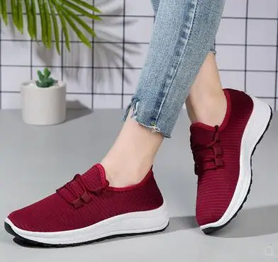 Lightweight Sneakers Women 2021 Running Sport Shoes Women Breathable Mesh Tenis Sneakers Fashion Black Casual Walking
Lightweight Sneakers Women 2021 Running Sport Shoes Women Breathable Mesh Tenis Sneakers Fashion Black Casual Walking