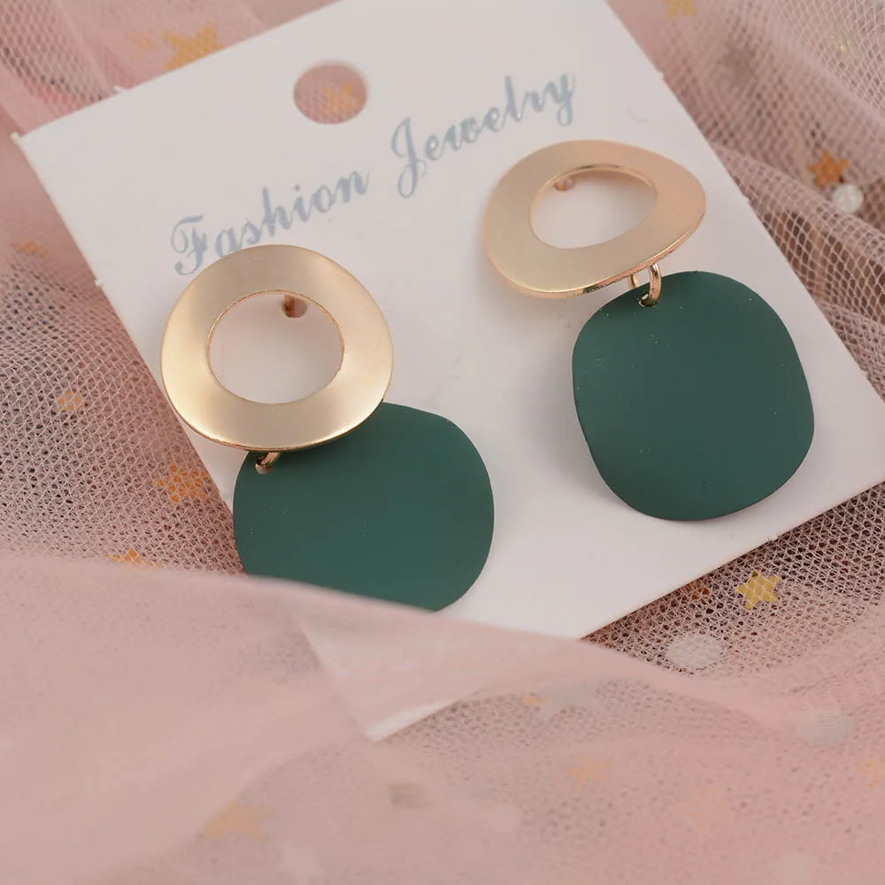 Simple Temperament Green White Black Color Hollow Circle Curved Disc Stud Earrings For Women Holiday Gift
Simple Temperament Green White Black Color Hollow Circle Curved Disc Stud Earrings For Women Holiday Gift