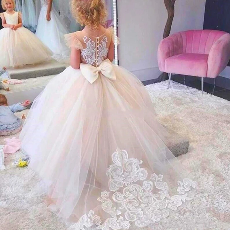 2021 Latest Lovely Ball Gown Flower Girls Dresses Princess Lace Kids Party Gowns Jewel Neck Kids Formal Wear Short Sleeves Bow 
2021 Latest Lovely Ball Gown Flower Girls Dresses Princess Lace Kids Party Gowns Jewel Neck Kids Formal Wear Short Sleeves Bow