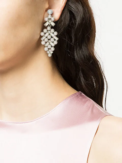 European and American jewelry O series pearl crystal without ear hole ear clip two colors
European and American jewelry O series pearl crystal without ear hole ear clip two colors