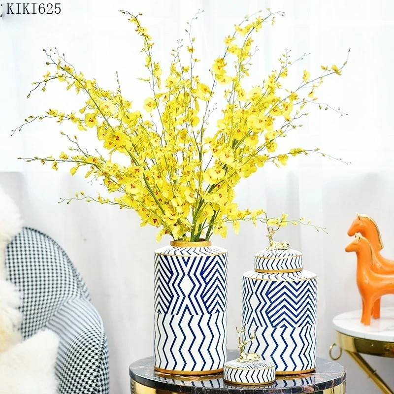 European Geometric Striped Ceramic Vase Golden Deer Storage Jar with Lid Flower Arrangement Hydroponic Vase Gift Home Decoration
European Geometric Striped Ceramic Vase Golden Deer Storage Jar with Lid Flower Arrangement Hydroponic Vase Gift Home Decoration