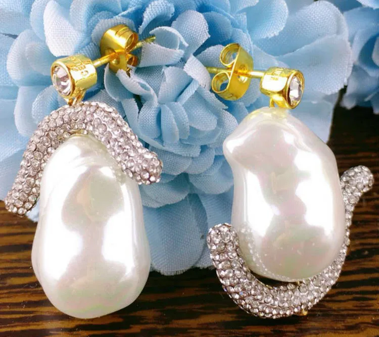 Hot brand party jewelry full cz pearl earrings irregular pear stud earrings france popular design name logo earrings jewelry
Hot brand party jewelry full cz pearl earrings irregular pear stud earrings france popular design name logo earrings jewelry