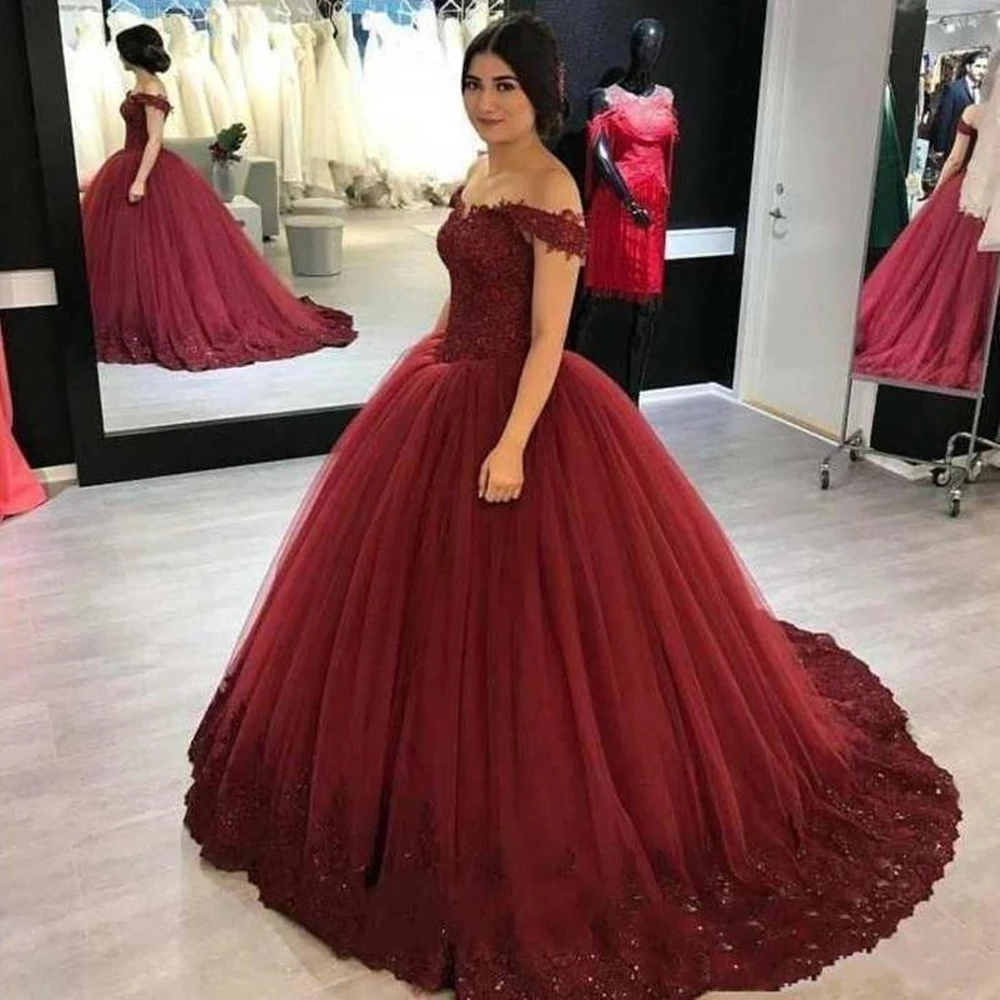 Burgundy Off Shoulder Ball Gown Lace Prom Quinceanera Dresses With Appliques Cap Sleeves Sweep Train Tulle Evening Gowns
Burgundy Off Shoulder Ball Gown Lace Prom Quinceanera Dresses With Appliques Cap Sleeves Sweep Train Tulle Evening Gowns