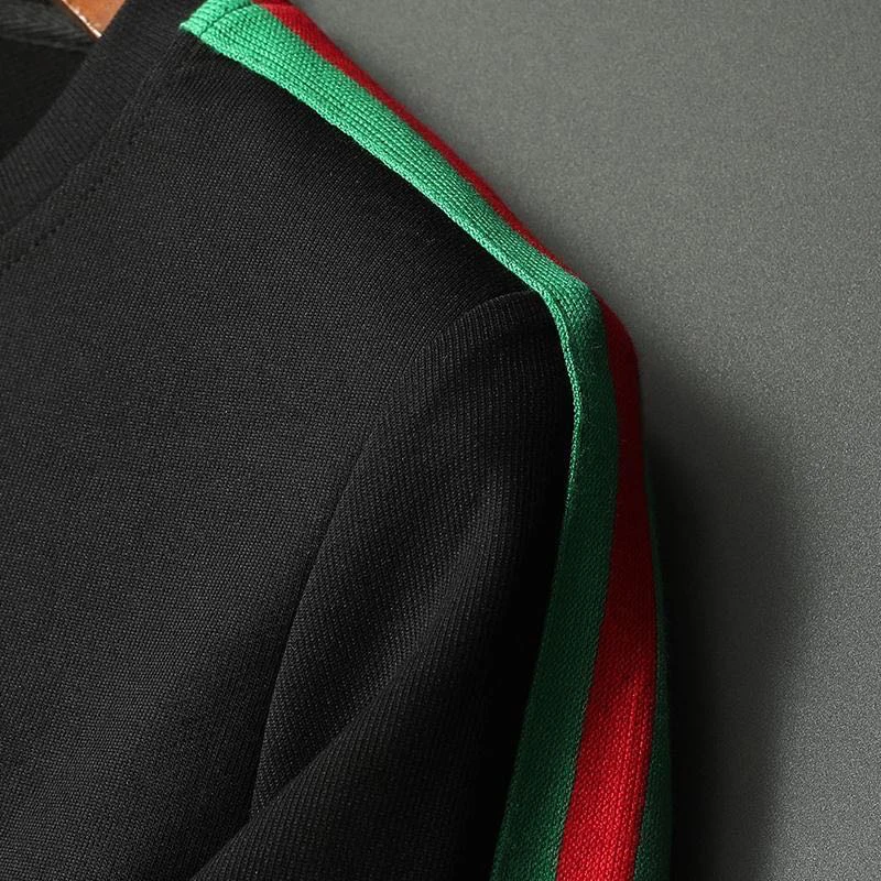 European and American new style light luxury men's casual sports suit side knit and contrast color webbing sweater two-piece men
European and American new style light luxury men's casual sports suit side knit and contrast color webbing sweater two-piece men