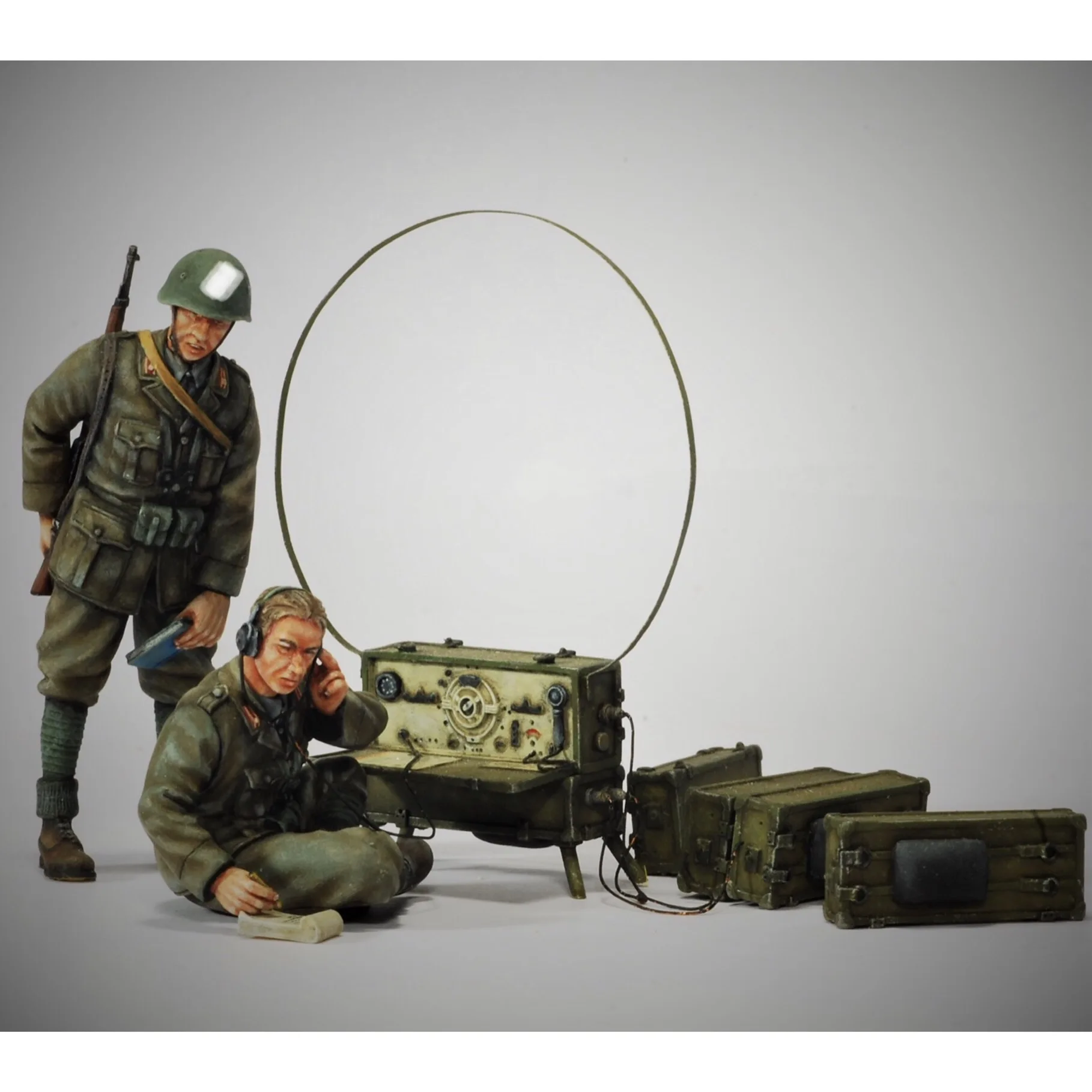 1/35 фигурка модели из смолы GK, два человека и радио, несобранный и Неокрашенный комплект
1/35 фигурка модели из смолы GK, два человека и радио, несобранный и Неокрашенный комплект