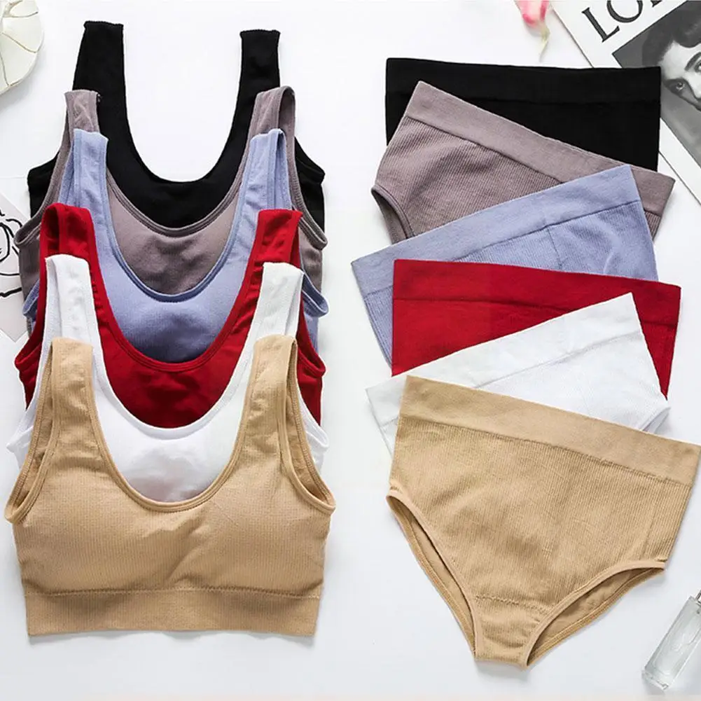 Комплект женского Бесшовного нижнего белья с бюстгальтером без косточек и трусиками
Комплект женского Бесшовного нижнего белья с бюстгальтером без косточек и трусиками