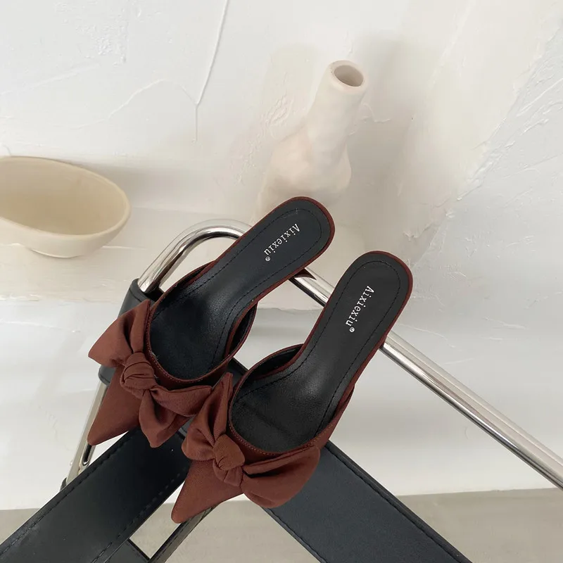 2021 Summer Ladies Muller Shoes Large Size Baotou Bowknot Pointed High Heel Slippers Casual All-match Sandals and Slippers
2021 Summer Ladies Muller Shoes Large Size Baotou Bowknot Pointed High Heel Slippers Casual All-match Sandals and Slippers