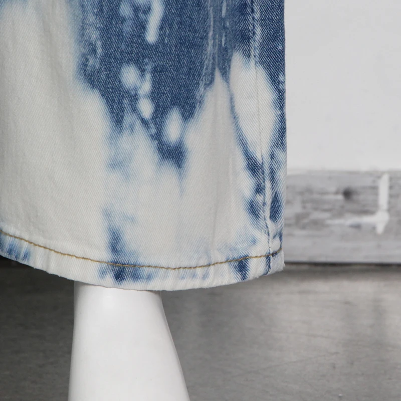 TWOTWINSTYLE Tie Dye Casual Loose Denim Trousers For Women High Waist Hit Color Straight Wide Leg Pants Female 2021 Spring Style
TWOTWINSTYLE Tie Dye Casual Loose Denim Trousers For Women High Waist Hit Color Straight Wide Leg Pants Female 2021 Spring Style