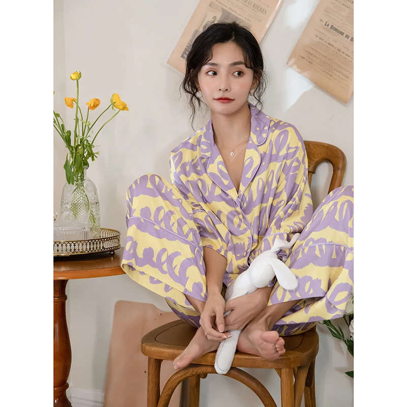 Silk Pajamas for Women 2021 Spring and Autumn Long-Sleeved Satin Night Wear New Fashion Sweet Cute Loungewear 2-Piece Set
Silk Pajamas for Women 2021 Spring and Autumn Long-Sleeved Satin Night Wear New Fashion Sweet Cute Loungewear 2-Piece Set