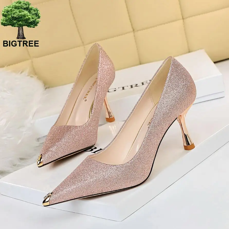 2021 Sexy Women Glitter Pumps Lady Stiletto Escarpins Female 7cm 9.5cm High Heels Sequin Bling Nightclub Wedding Bridal Shoes
2021 Sexy Women Glitter Pumps Lady Stiletto Escarpins Female 7cm 9.5cm High Heels Sequin Bling Nightclub Wedding Bridal Shoes