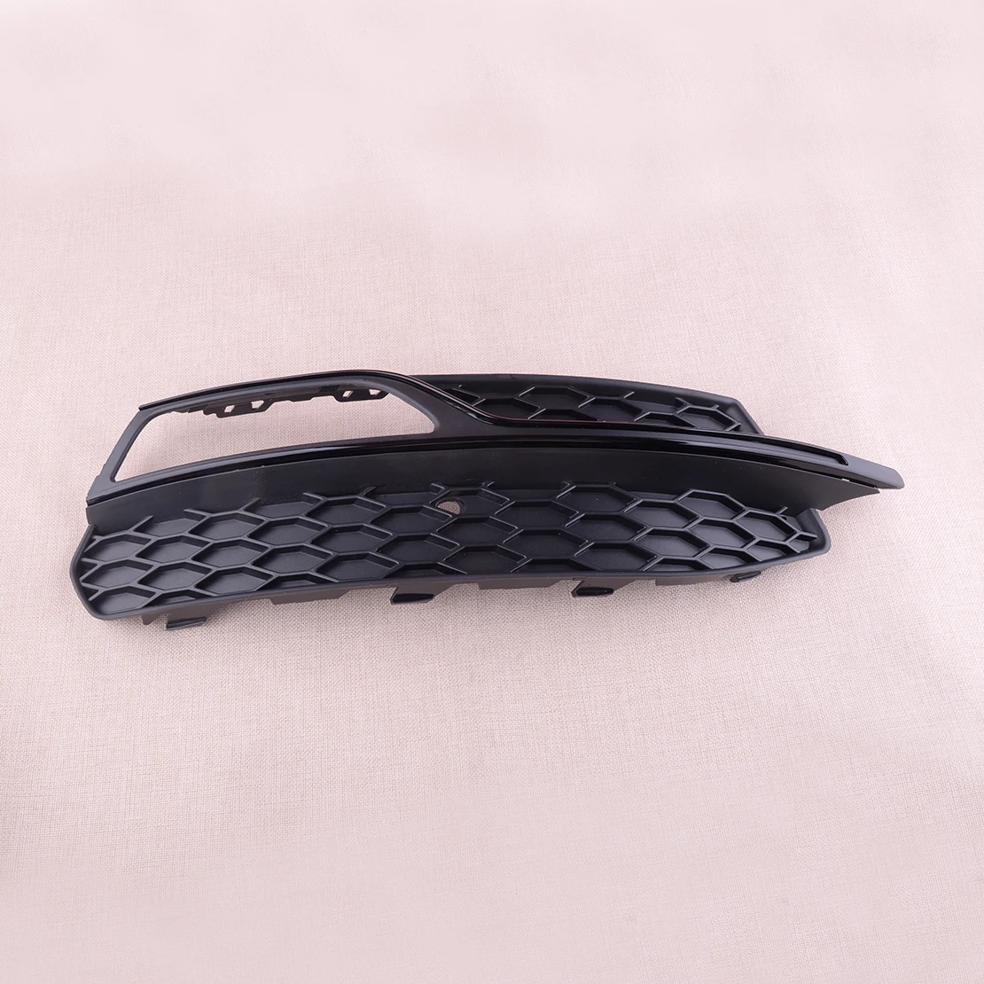 Front Right Bumper Lower Fog Light Lamp Grill Grille Cover 8V3807682 8V3807682G Fit for Audi A3 S3 S-Line 2013 2014 2015 2016
Front Right Bumper Lower Fog Light Lamp Grill Grille Cover 8V3807682 8V3807682G Fit for Audi A3 S3 S-Line 2013 2014 2015 2016