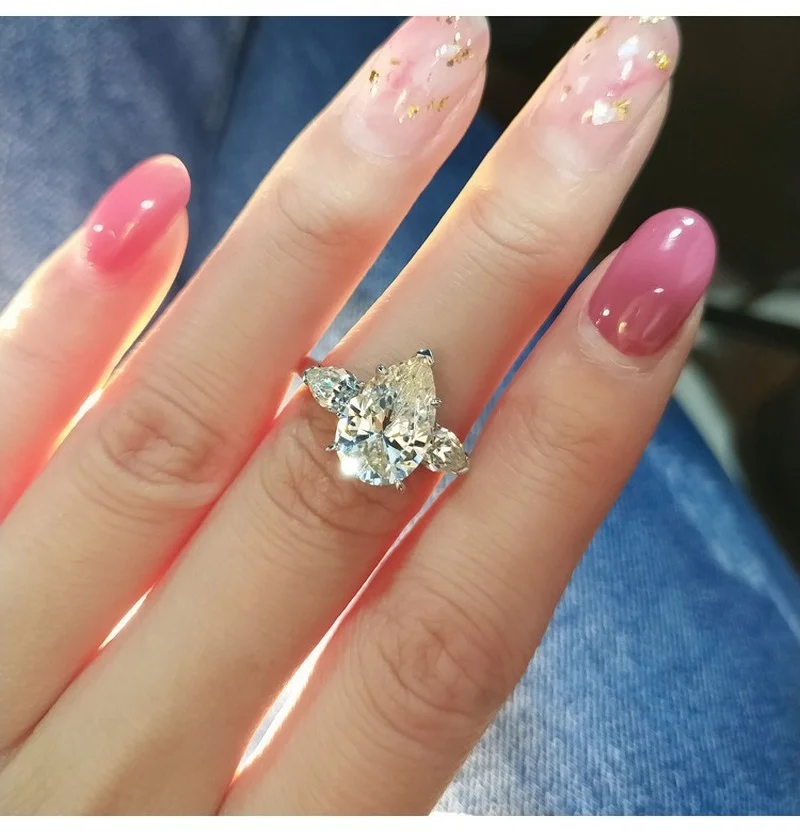 2021 Trend Stylish Water Drop Modeling Simple Large Zircon Rings For Women Bijouterie Female Luxury Brand Wedding Accessories
2021 Trend Stylish Water Drop Modeling Simple Large Zircon Rings For Women Bijouterie Female Luxury Brand Wedding Accessories