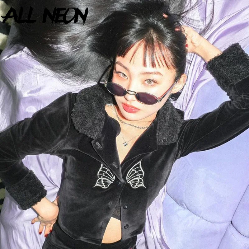 ALLNeon 2000s Aesthetics Y2K Lambswool Collar Velvet Tops E-girl Vintage Butterfly Embroidery Long Sleeve Black Crop Top Fashion
ALLNeon 2000s Aesthetics Y2K Lambswool Collar Velvet Tops E-girl Vintage Butterfly Embroidery Long Sleeve Black Crop Top Fashion