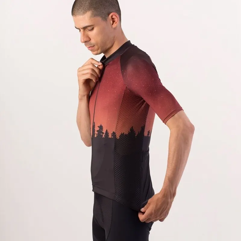 Night woods stars short sleeve cycling jersey and bib shorts MTB Breathing cycle suit Road bike riding clothing Quick dry 
Night woods stars short sleeve cycling jersey and bib shorts MTB Breathing cycle suit Road bike riding clothing Quick dry