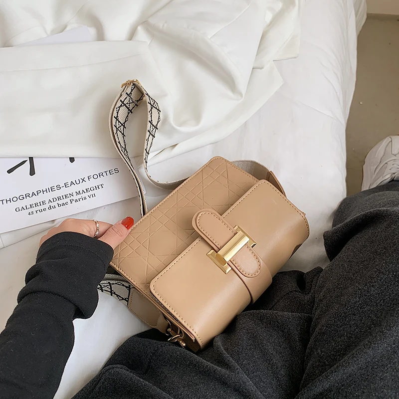 Brand Luxury Handbags Women Bags Designer Chains Crossbody Bags For Women 2021 Ladies Shoulder Bag Women Purses Trending Sac New 
Brand Luxury Handbags Women Bags Designer Chains Crossbody Bags For Women 2021 Ladies Shoulder Bag Women Purses Trending Sac New