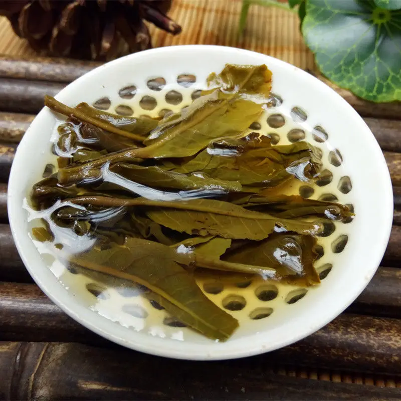 2008 Year Meng Hai Ban Zhang King Banzhang Old TreePu-erh Raw Shen Tea 357g
2008 Year Meng Hai Ban Zhang King Banzhang Old TreePu-erh Raw Shen Tea 357g