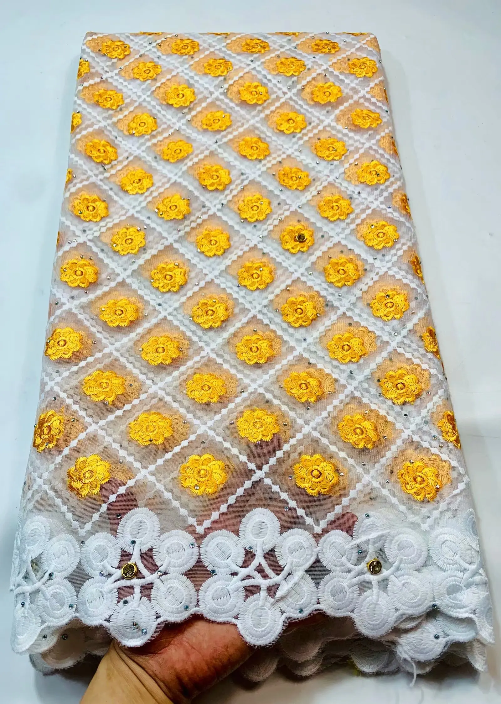 XSN26 Beautiful embroidered tulle lace with stones,wholesale French lace for women dress
XSN26 Beautiful embroidered tulle lace with stones,wholesale French lace for women dress