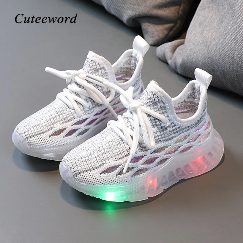 Light Up Kids Shoes for Girl Sneakers Baby Toddler Shoes Spring and Autumn Brand Boys Running Sneakers Mesh Shoe 1-6 Years Old
Light Up Kids Shoes for Girl Sneakers Baby Toddler Shoes Spring and Autumn Brand Boys Running Sneakers Mesh Shoe 1-6 Years Old
