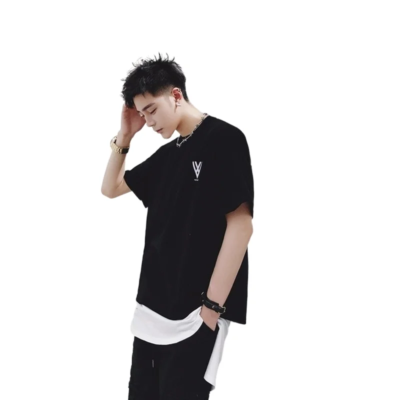 Chinese Fashion Big V Letter Rose Print Graphic Tees Harajuku Five-Point Short-Sleeved T-Shirt Y2K Tops Men Women Couple Tops
Chinese Fashion Big V Letter Rose Print Graphic Tees Harajuku Five-Point Short-Sleeved T-Shirt Y2K Tops Men Women Couple Tops