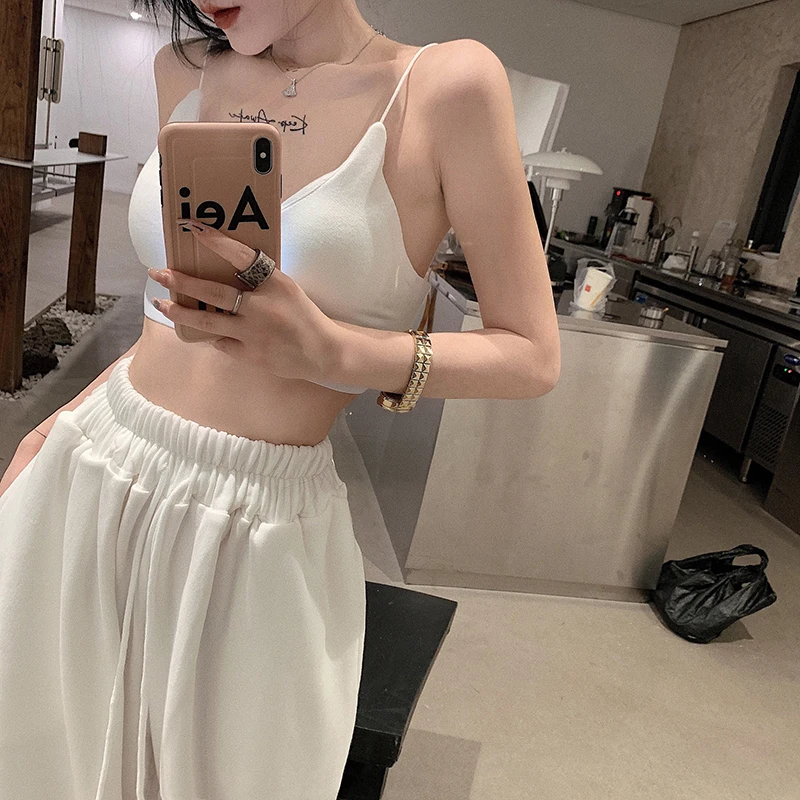 autumn sports sexy bloomers suit women short suspenders elastic waist casual pants two-piece women
autumn sports sexy bloomers suit women short suspenders elastic waist casual pants two-piece women