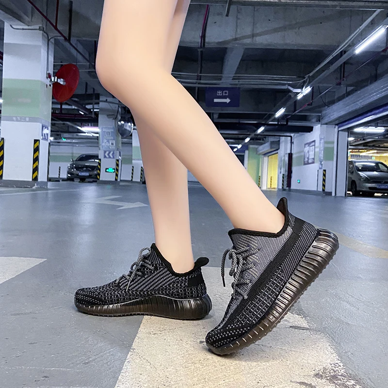 Women's Sports Shoes 2021 Summer Man's Fashion Flying Woven Leisure Sports Shoes Comfortable Breathable Girls' Running Shoes
Women's Sports Shoes 2021 Summer Man's Fashion Flying Woven Leisure Sports Shoes Comfortable Breathable Girls' Running Shoes
