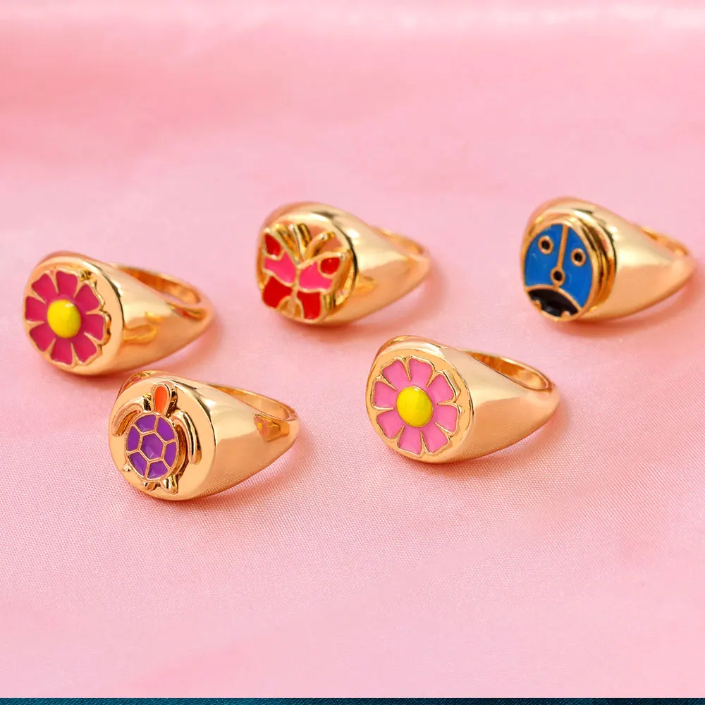 Fashion New Pink Link Chain Finger Rings For Women Creative Yin Yang Round Butterfly Daisy Chunky Metal Ring Punk Jewelry Party
Fashion New Pink Link Chain Finger Rings For Women Creative Yin Yang Round Butterfly Daisy Chunky Metal Ring Punk Jewelry Party
