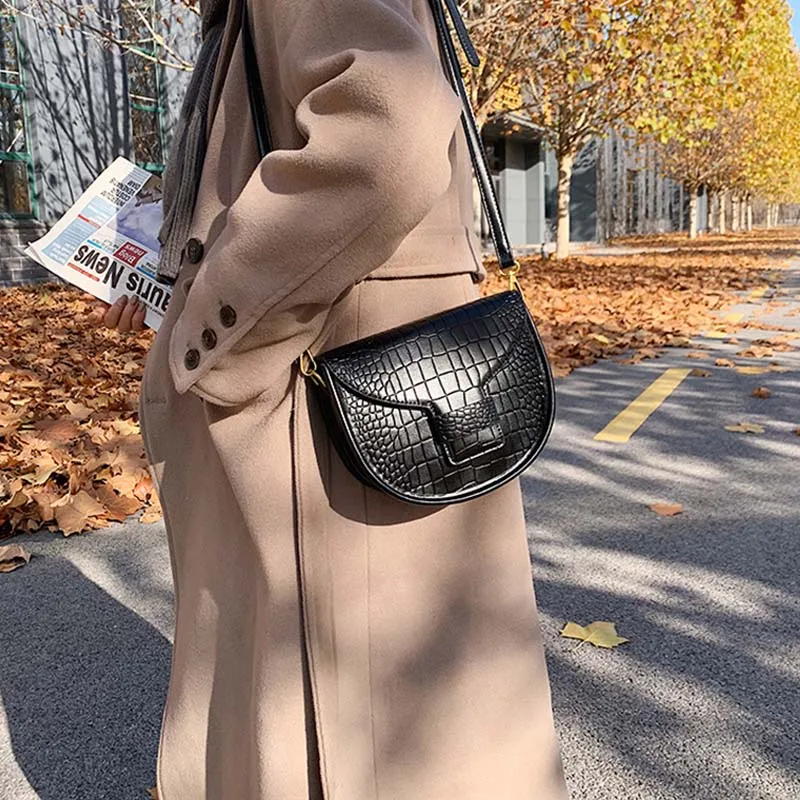 Luxury Shoulder Handbag 2021 Brand Designer Crocodile Pattern Women's Crossbody Bags Quality PU Leather Saddle Bag Female Purses
Luxury Shoulder Handbag 2021 Brand Designer Crocodile Pattern Women's Crossbody Bags Quality PU Leather Saddle Bag Female Purses