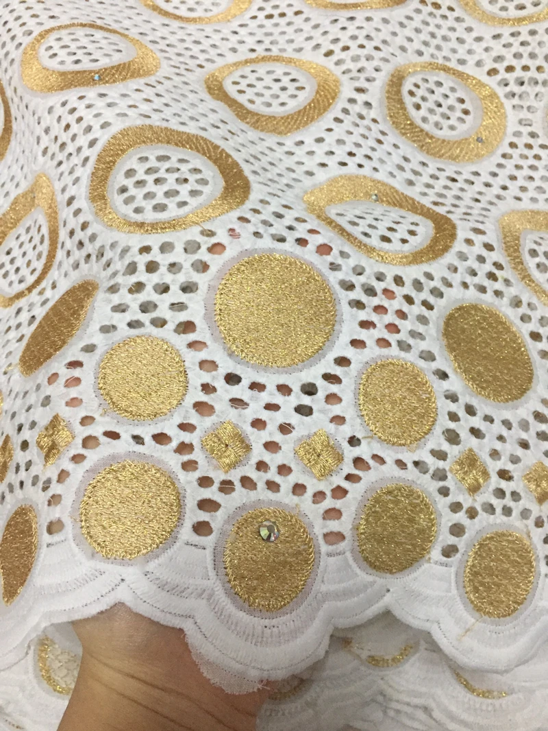 100% Cotton African Dry Lace Fabric white and gold Nigerian Lace Fabric 2019 High Quality Swiss Voile lace In Switzerland
100% Cotton African Dry Lace Fabric white and gold Nigerian Lace Fabric 2019 High Quality Swiss Voile lace In Switzerland