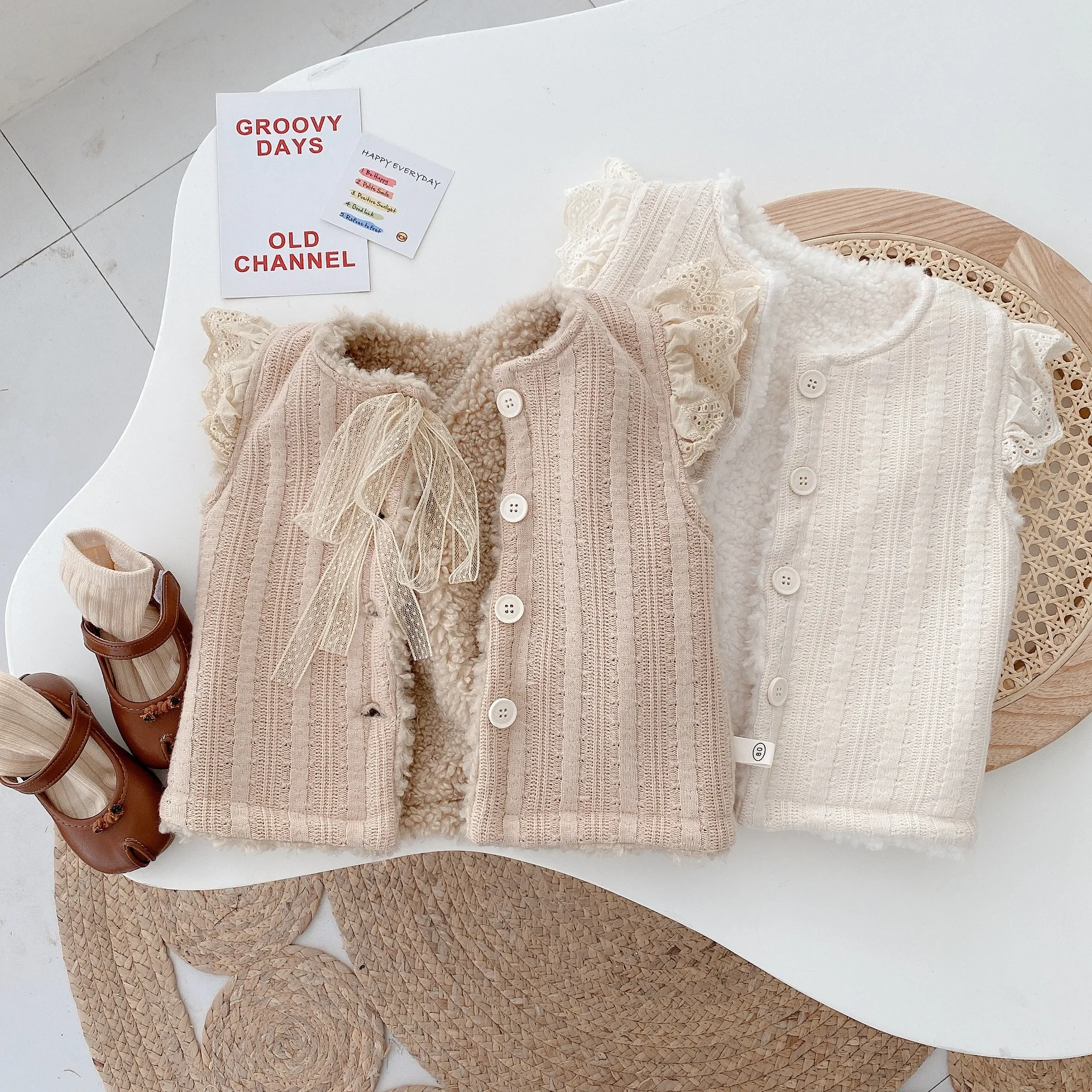 In Winter 2021, The New Girls' Vest Baby Is Wearing A Thick Lace Princess Top on Both Sides Baby Girl Winter Clothes
In Winter 2021, The New Girls' Vest Baby Is Wearing A Thick Lace Princess Top on Both Sides Baby Girl Winter Clothes