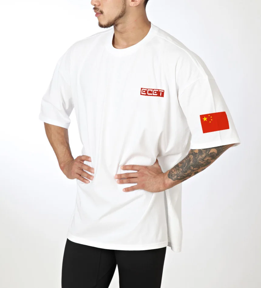 2021 latest versatile loose cotton T-shirt Street jogging fitness training men's and women's short sleeves 
2021 latest versatile loose cotton T-shirt Street jogging fitness training men's and women's short sleeves