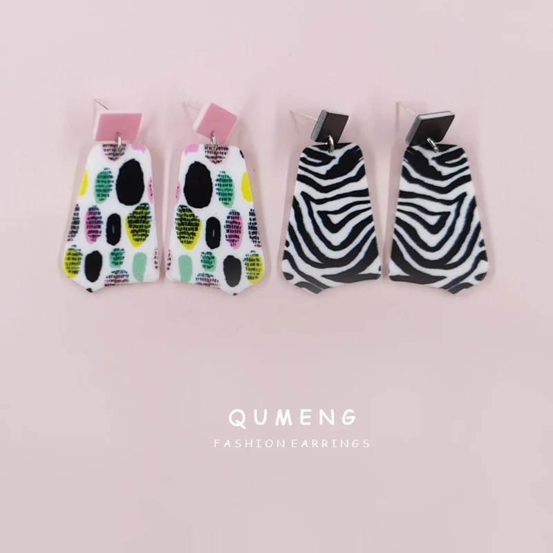 Женские акриловые серьги в горошек QUMENG, элегантные геометрические серьги в классическом стиле с принтом зебры, 2021
Женские акриловые серьги в горошек QUMENG, элегантные геометрические серьги в классическом стиле с принтом зебры, 2021