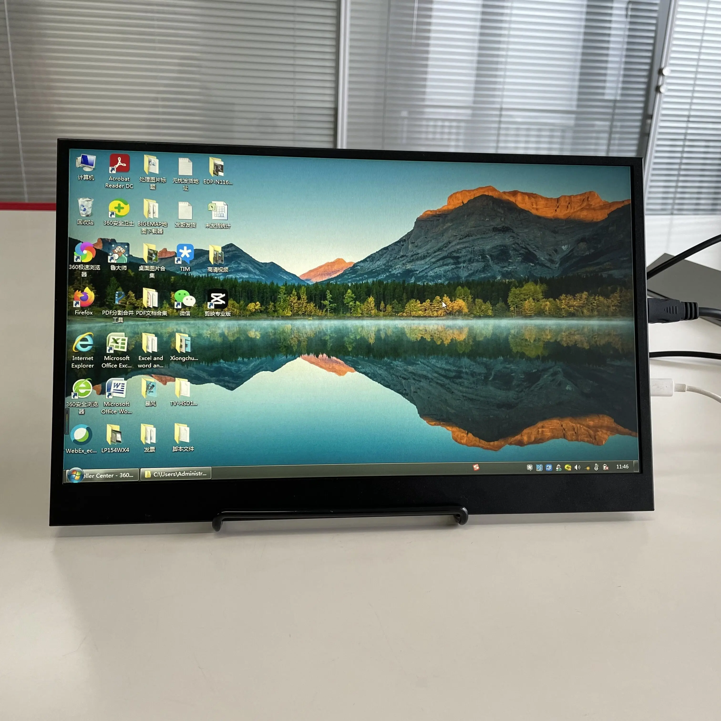 14-дюймовый портативный монитор FHD IPS 2 mini HDMI-совместимый micro USB 1920*1080 ультратонкий металлический корпус для PS ноутбука XBox X360
14-дюймовый портативный монитор FHD IPS 2 mini HDMI-совместимый micro USB 1920*1080 ультратонкий металлический корпус для PS ноутбука XBox X360