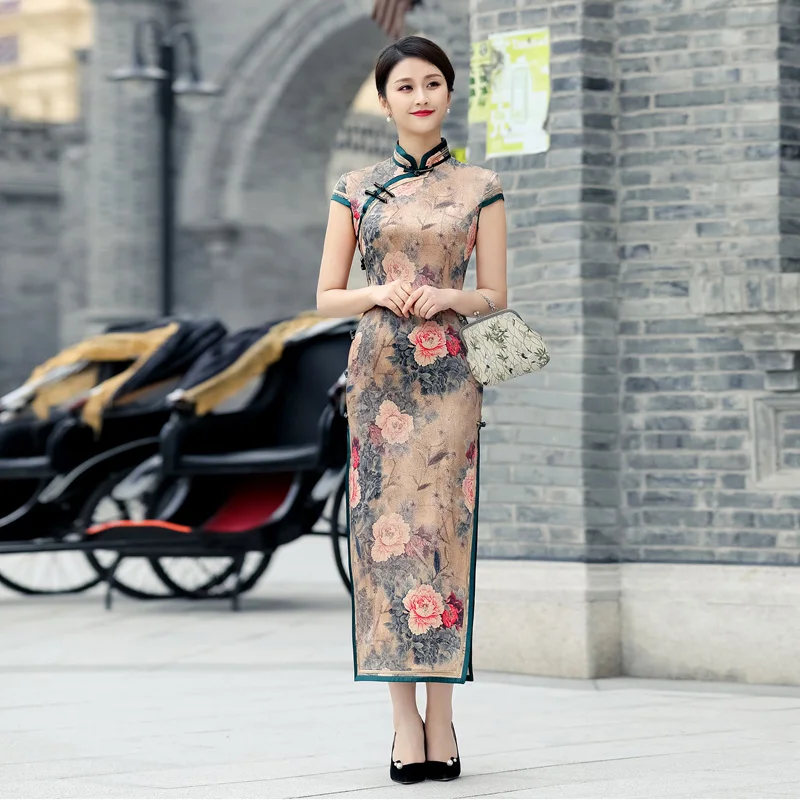 Four ladies high end silk silk Qipao 2020 new young style retro old Shanghai traditional annual meeting
Four ladies high end silk silk Qipao 2020 new young style retro old Shanghai traditional annual meeting