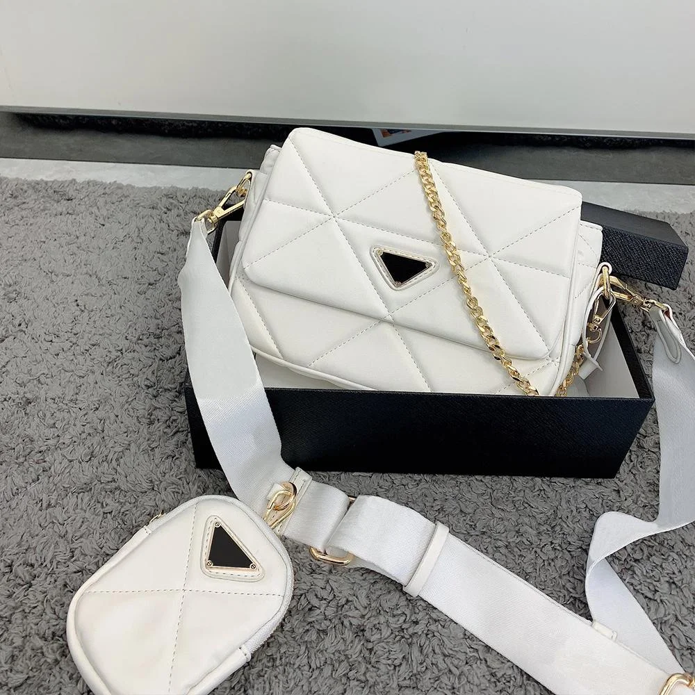 2021 New Ladies Lambskin Messenger Bag Fashion Chain Bag Leather Shoulder Bag-B2181
2021 New Ladies Lambskin Messenger Bag Fashion Chain Bag Leather Shoulder Bag-B2181