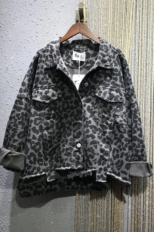 Women Casual Oversized Jacket 2021 Spring Leopard Print Loose Lapel Long Sleeve Denim Jacket Lady Short Coat Jean Jacket
Women Casual Oversized Jacket 2021 Spring Leopard Print Loose Lapel Long Sleeve Denim Jacket Lady Short Coat Jean Jacket