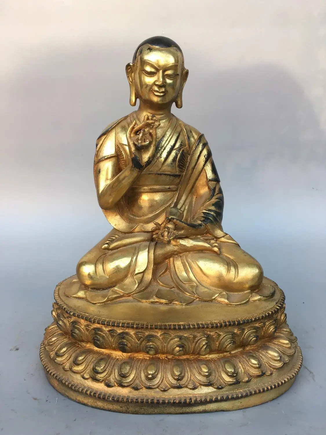 Home Decor 10" Tibet Buddhism Temple Old Bronze Gilt Vajrasattva statue Avalokitesvara Amitabha statue
Home Decor 10" Tibet Buddhism Temple Old Bronze Gilt Vajrasattva statue Avalokitesvara Amitabha statue